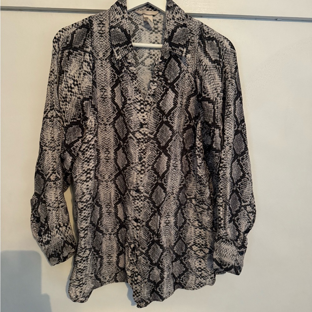 H&M Black and White Snake Print Blouse